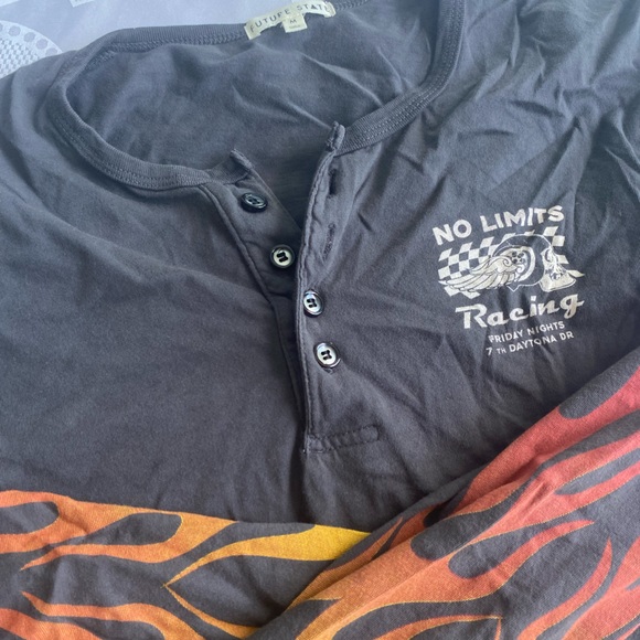 Urban Outfitters Future State Graphic Cropped Long-sleeve Top - Picture 2 of 5